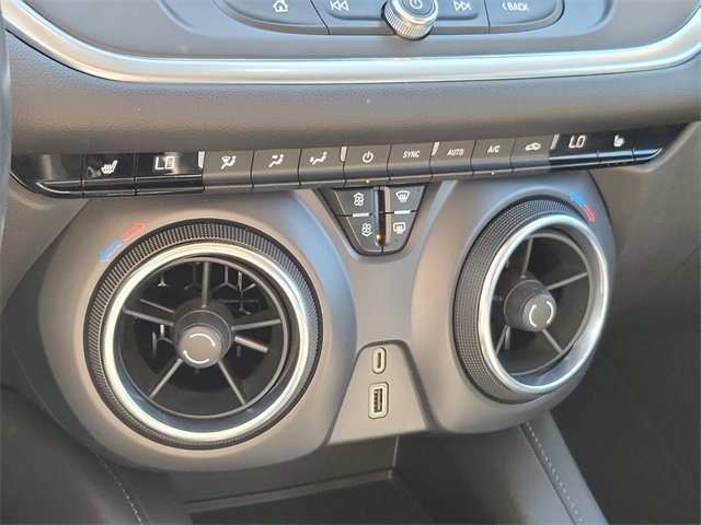 Used 2021 Chevrolet Blazer LT image 32