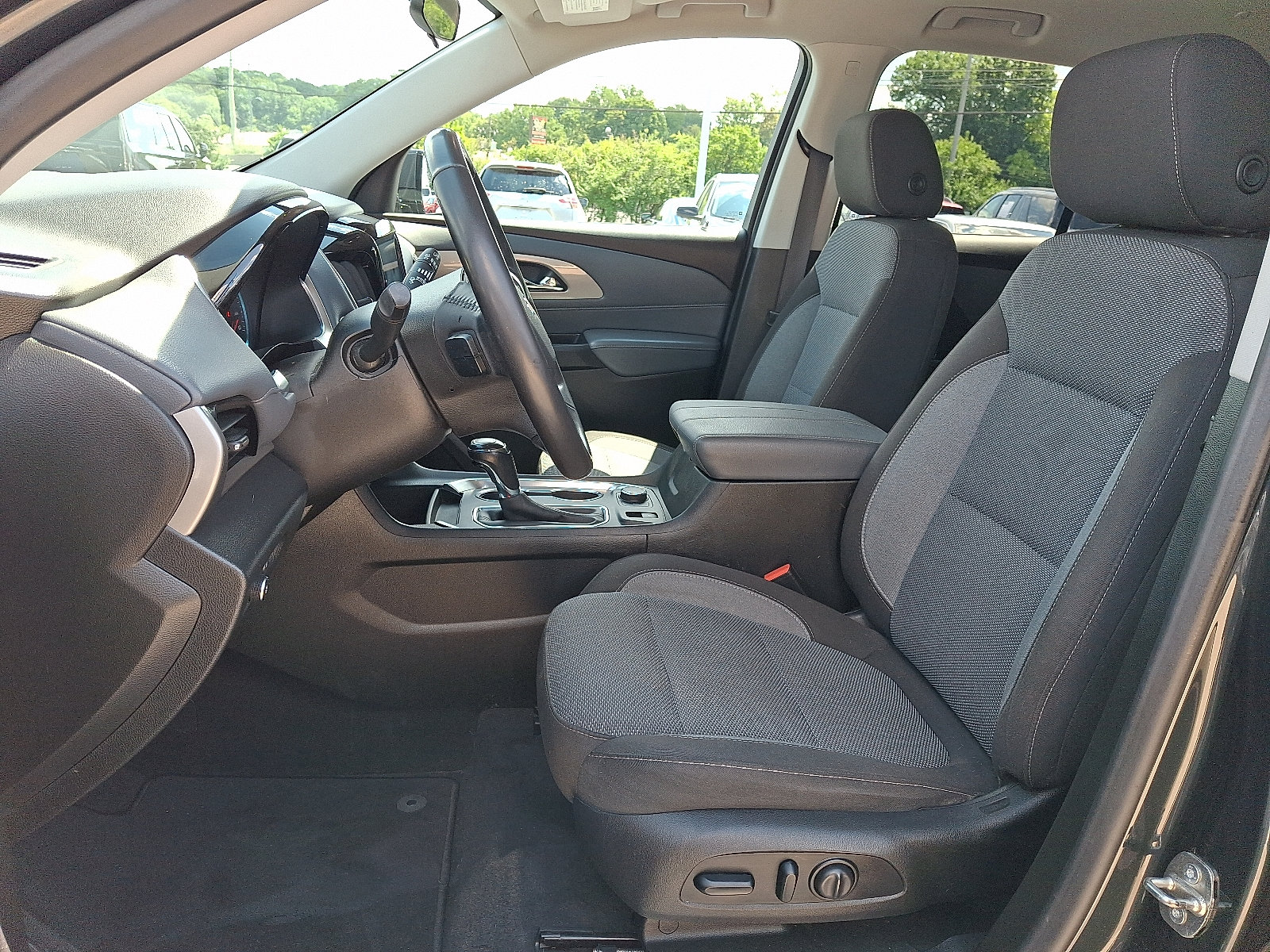 Certified 2019 Chevrolet Traverse LT AWD/4WD image 15