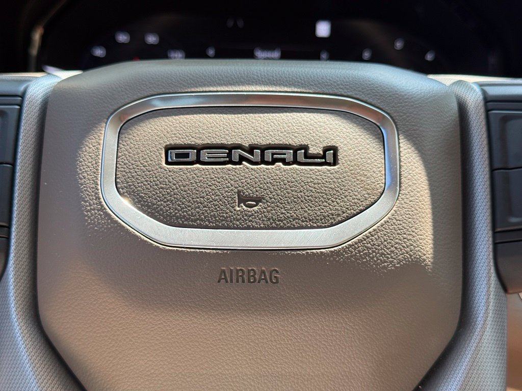 Used 2022 GMC Yukon Denali AWD/4WD image 19