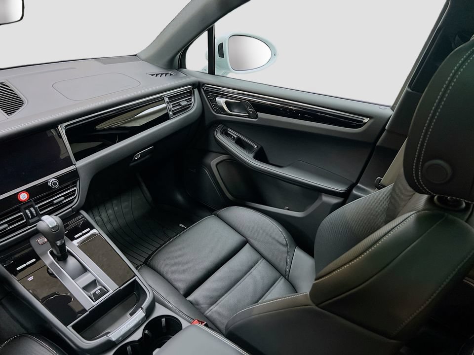 New 2026 Porsche Macan AWD/4WD image 26