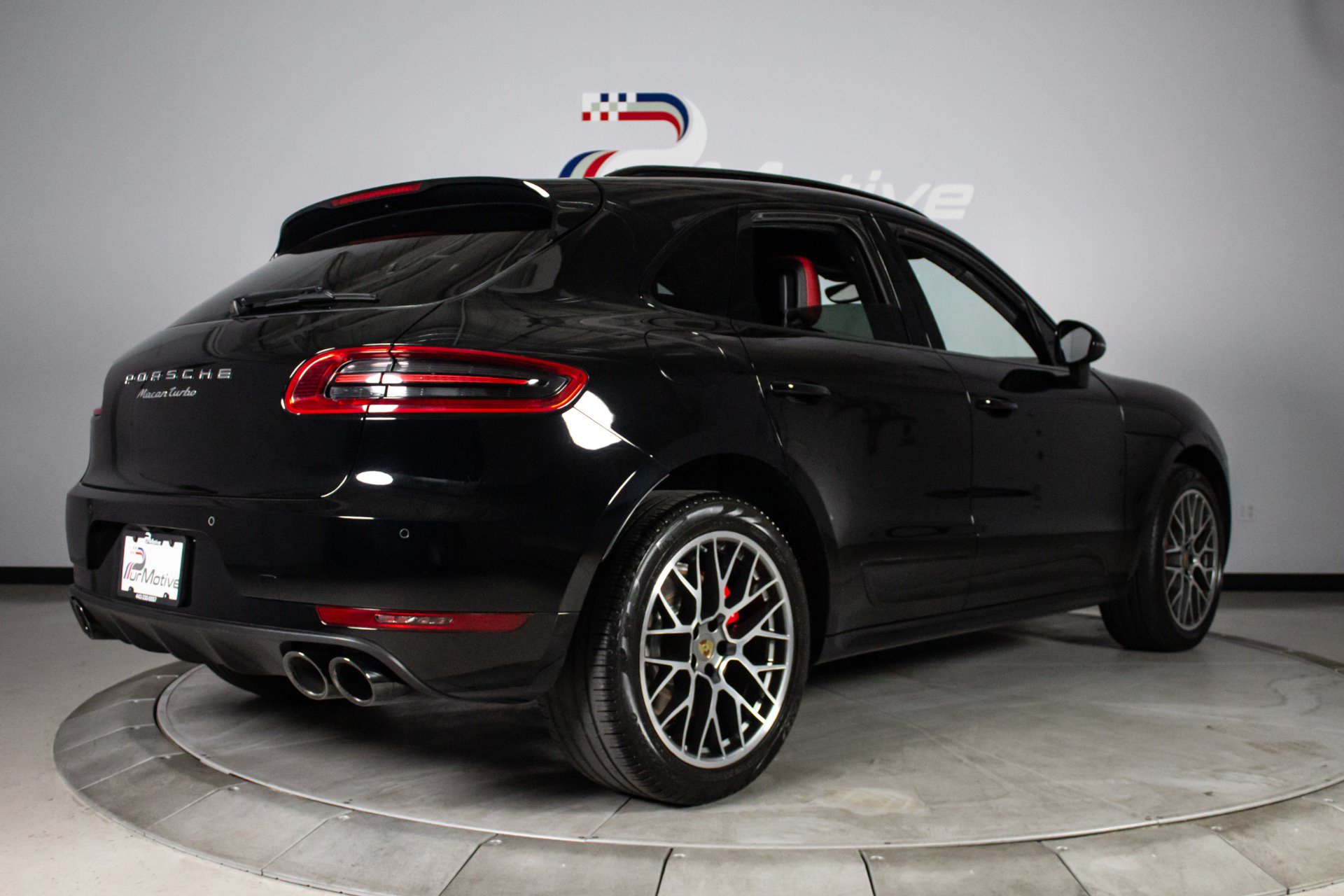 Used 2018 Porsche Macan Turbo AWD/4WD image 9