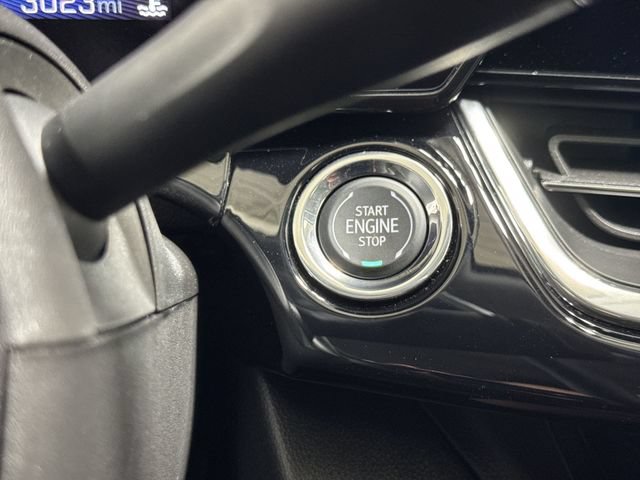 Used 2025 Chevrolet Trax ACTIV w/ Sunroof Package FWD image 17