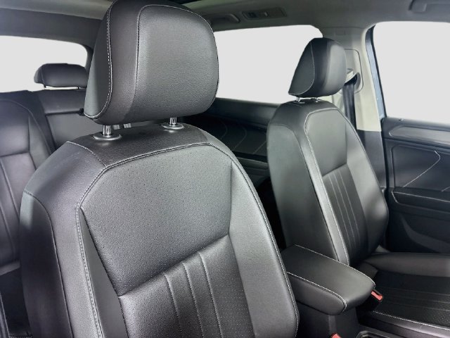 Certified 2023 Volkswagen Tiguan SE w/ Panoramic Sunroof Package AWD/4WD image 27