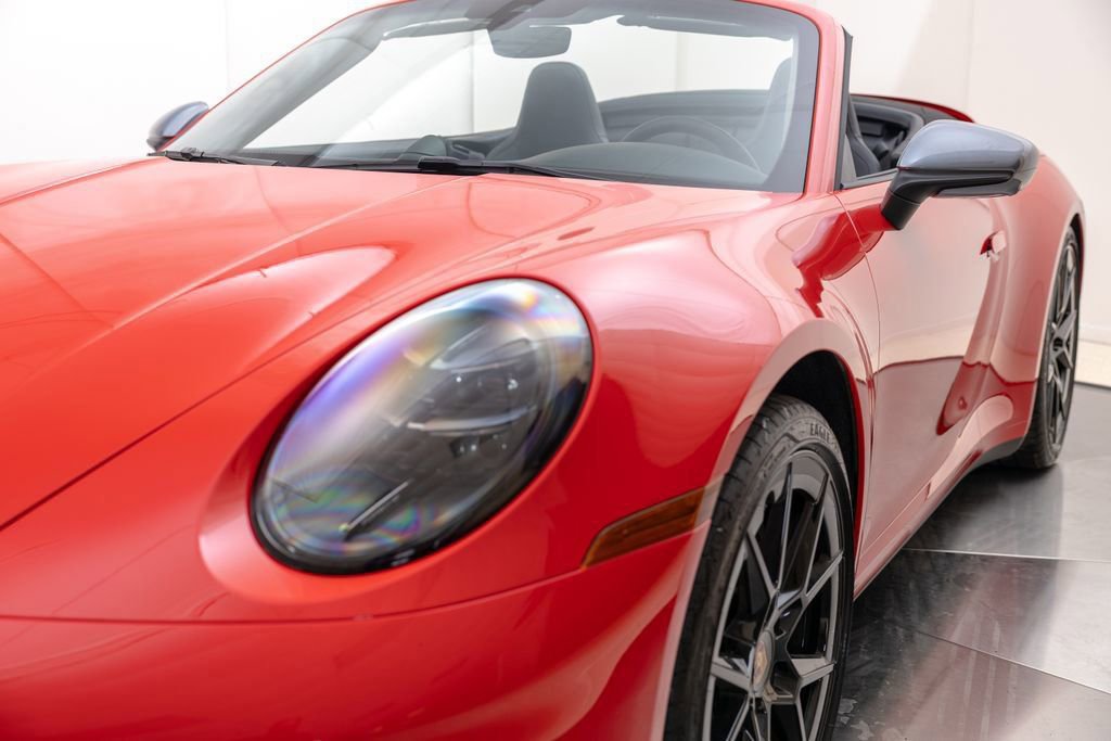 Used 2025 Porsche 911 Carrera T RWD image 19