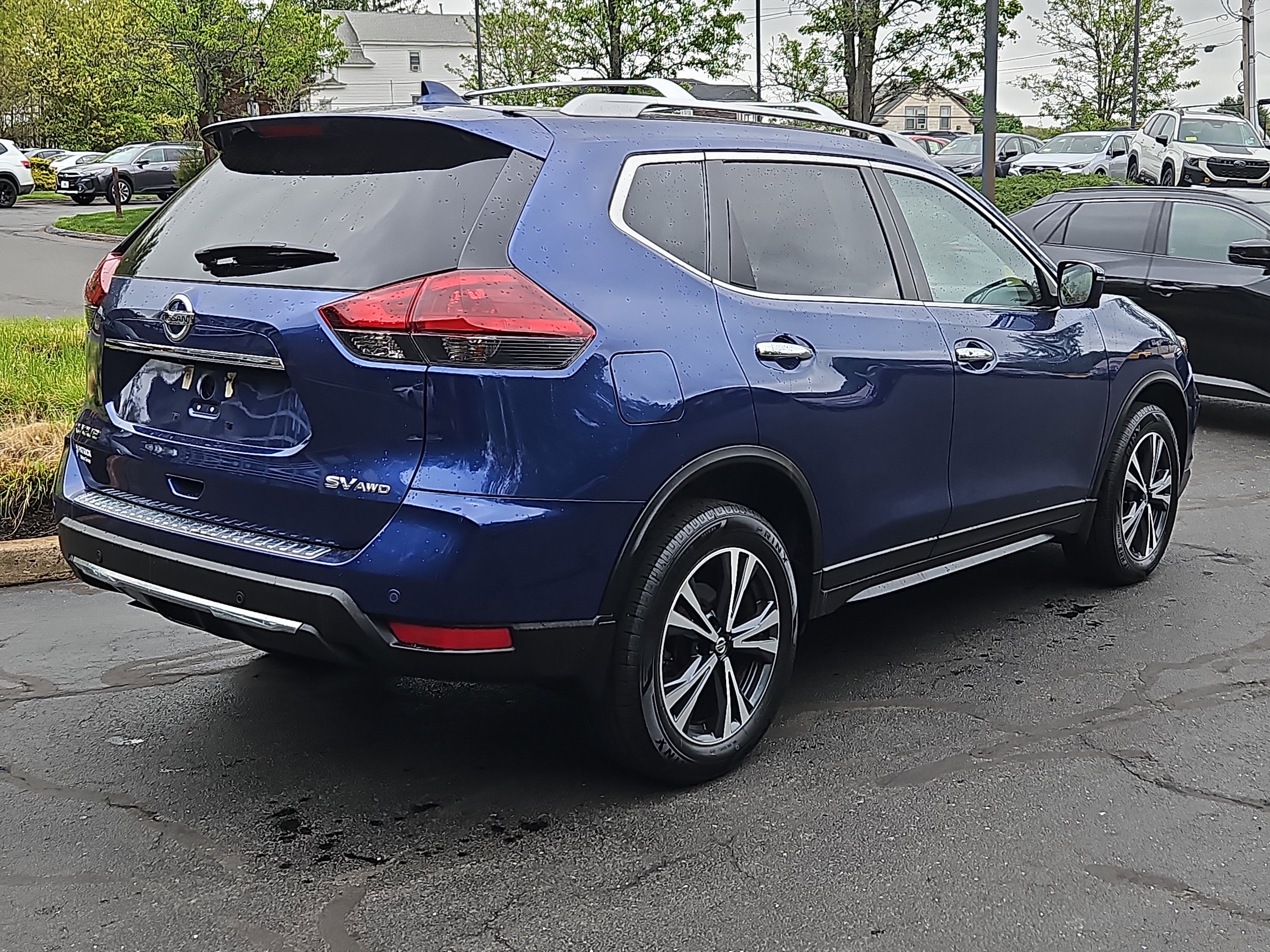 Used 2019 Nissan Rogue SV w/ Premium Package AWD/4WD image 2