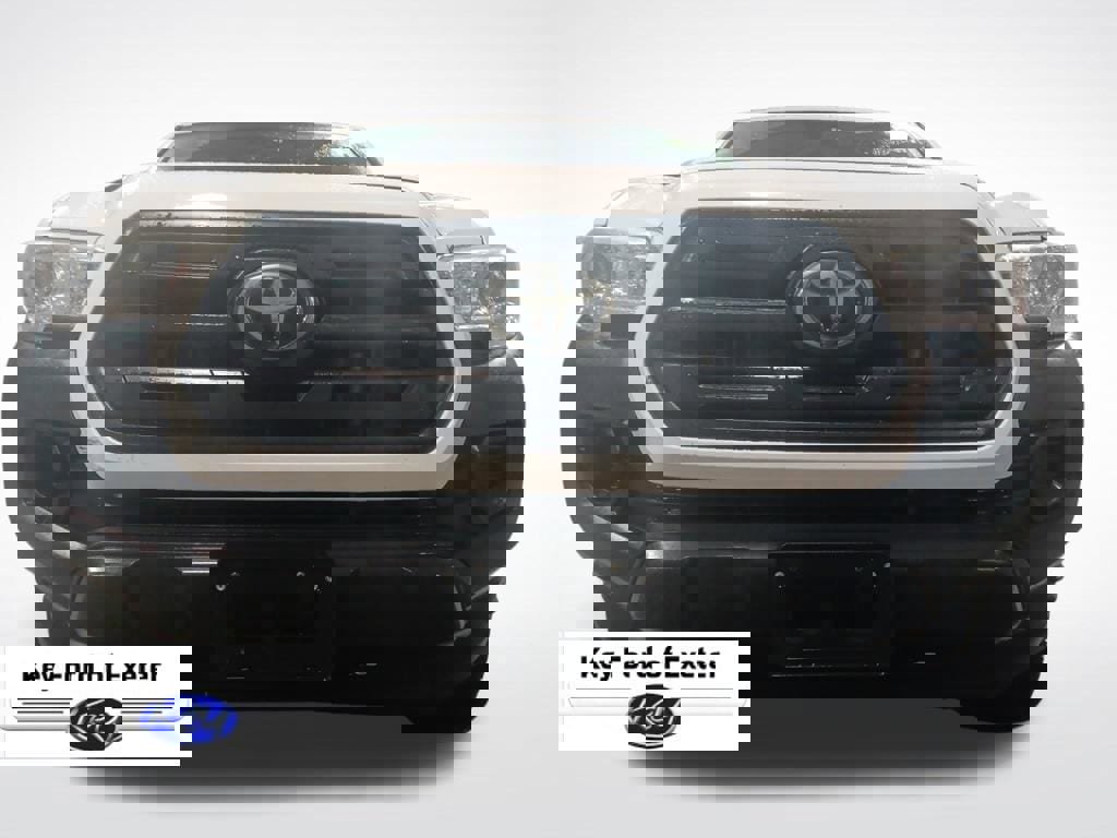 Used 2018 Toyota Tacoma SR image 4