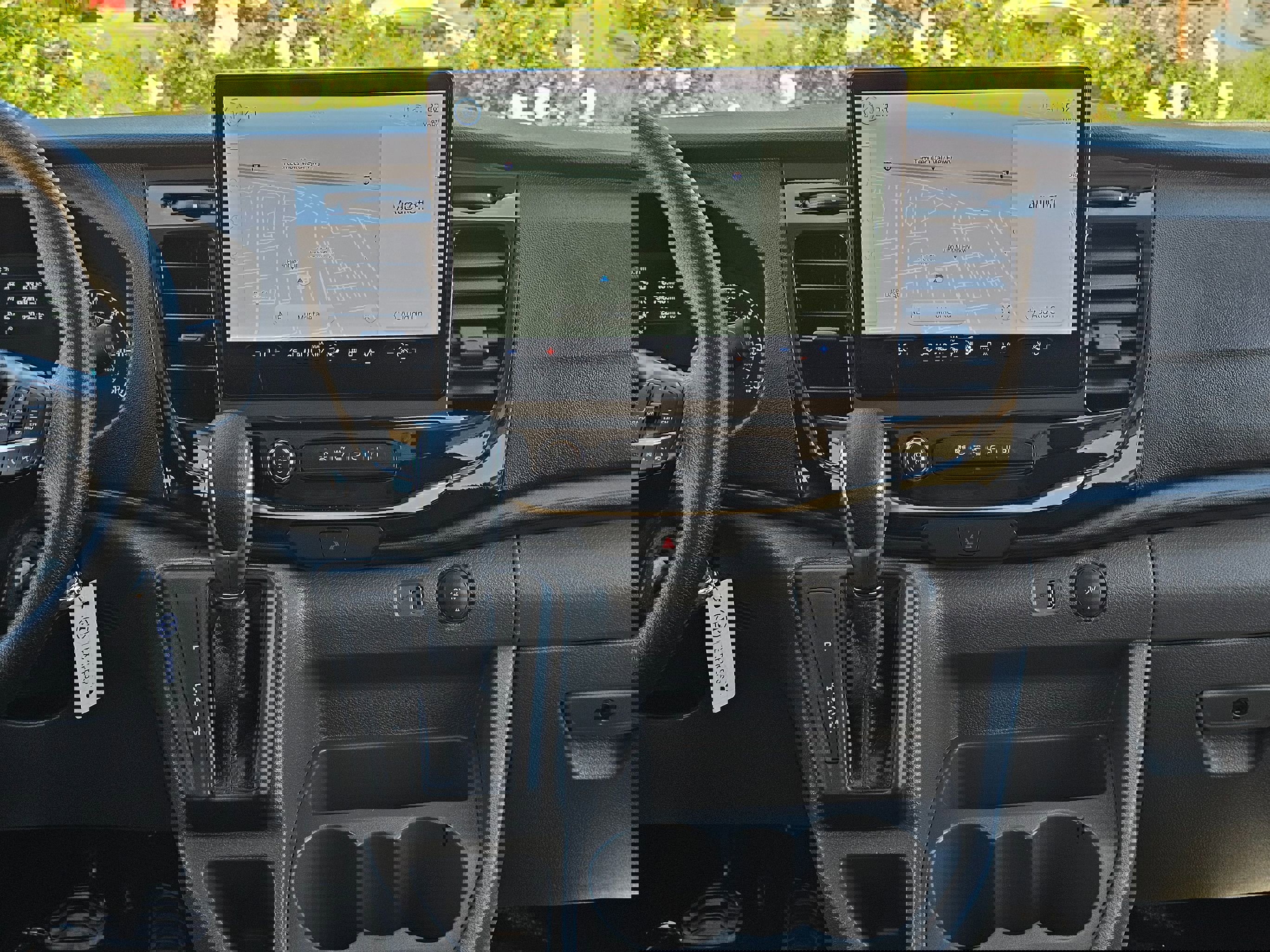 Used 2025 Ford Transit 350 XLT image 32