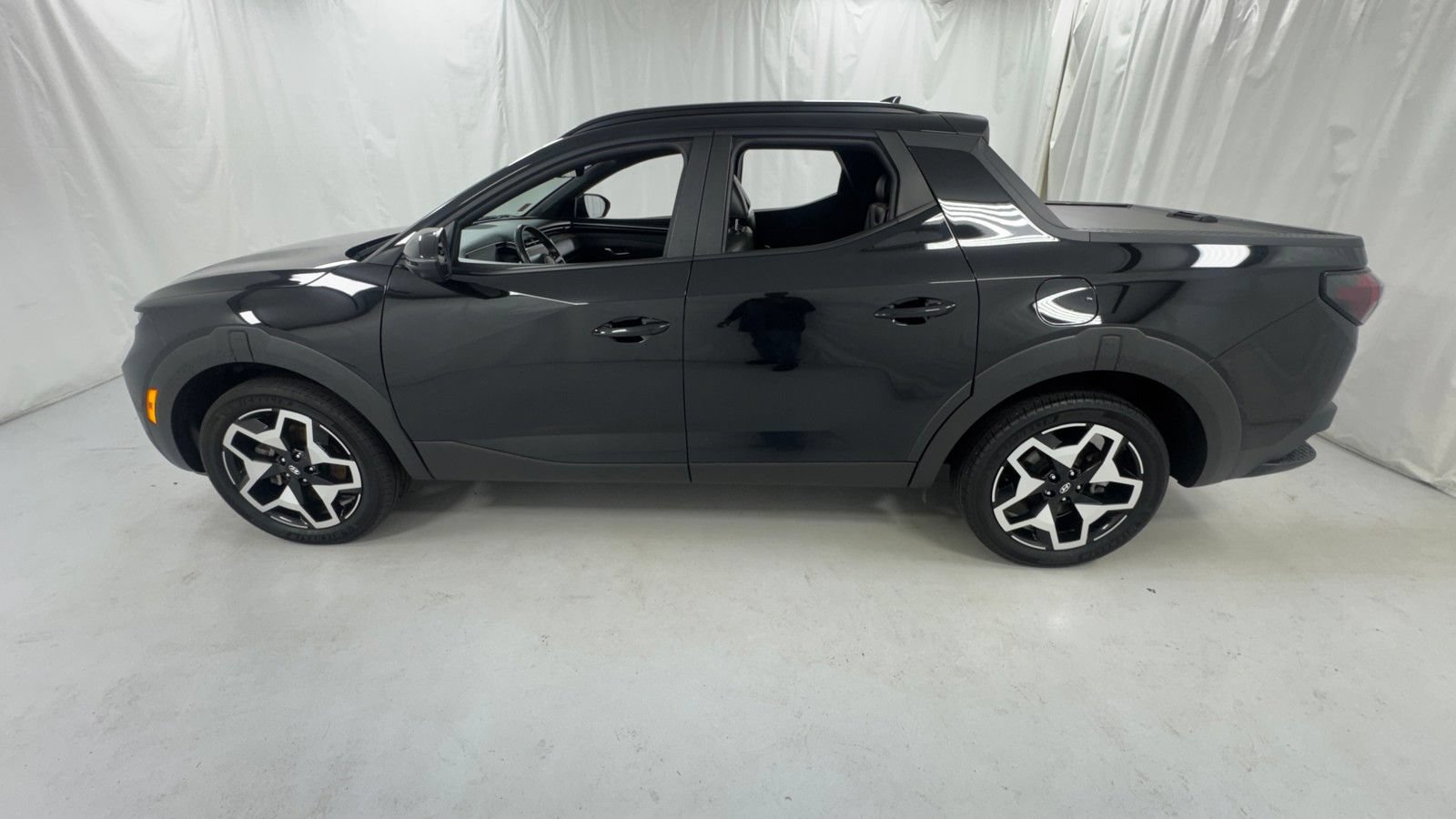 Used 2023 Hyundai Santa Cruz Limited AWD/4WD image 6