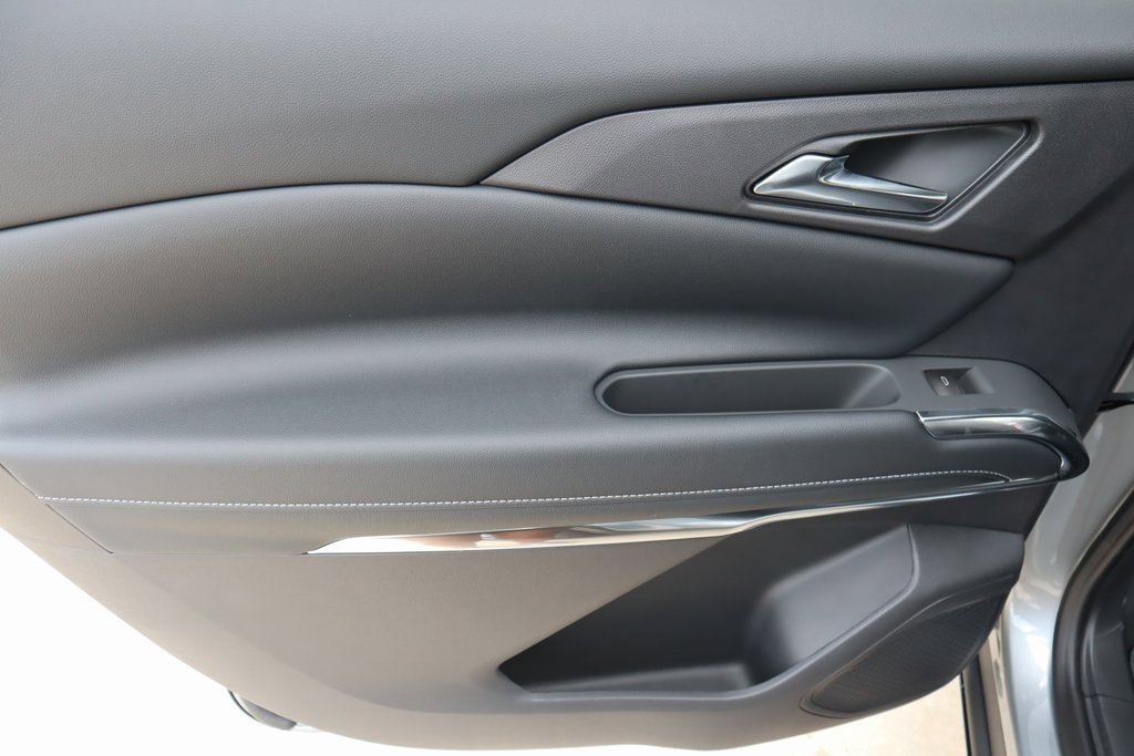 New 2026 Chevrolet Traverse LT w/ Driver Confidence Package image 16