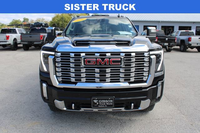 Used 2025 GMC Sierra 3500 Denali w/ Denali Reserve Package image 2