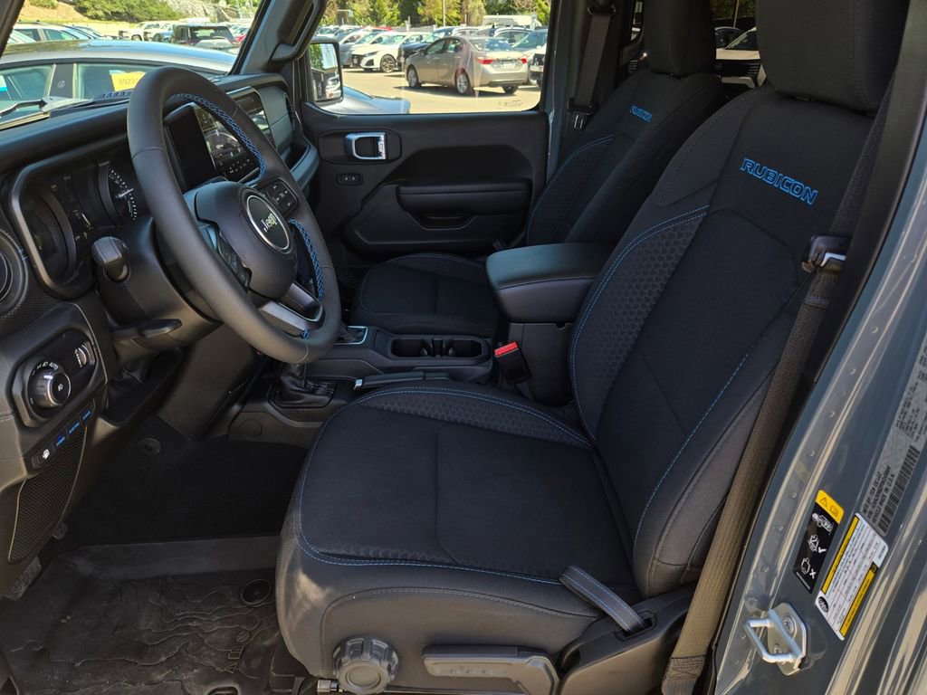 Used 2024 Jeep Wrangler Unlimited Rubicon 4xe w/ Convenience Group AWD/4WD image 17