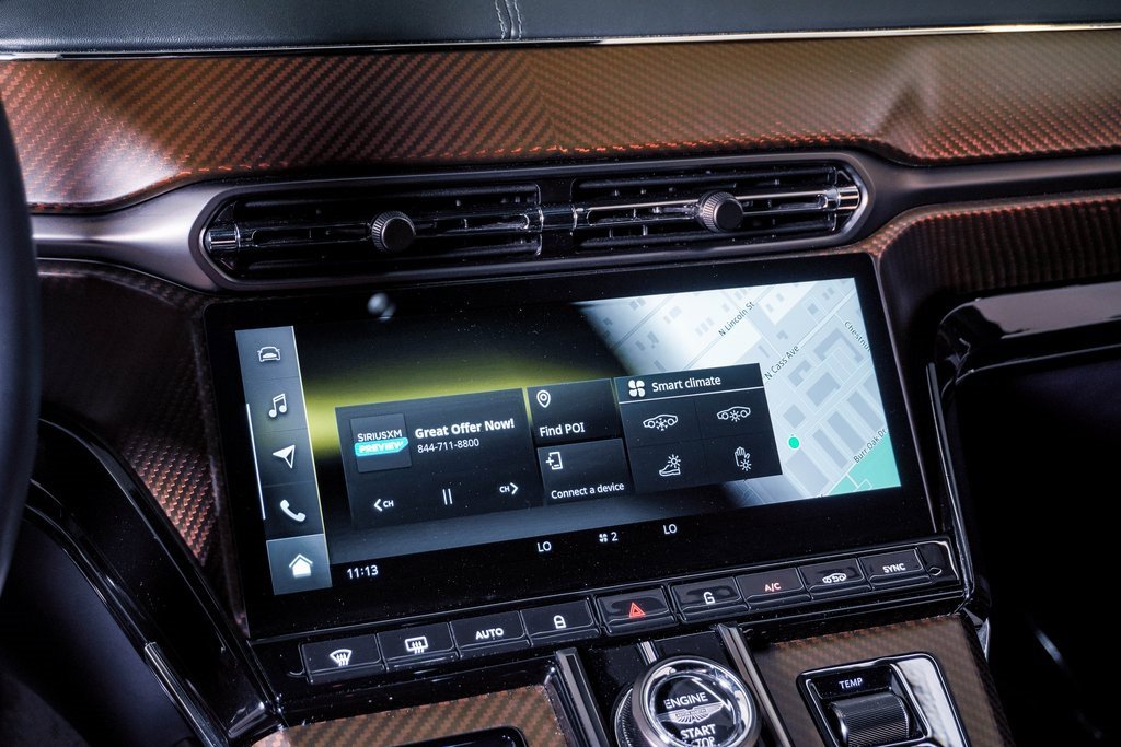 Used 2025 Aston Martin V8 Vantage Coupe image 28