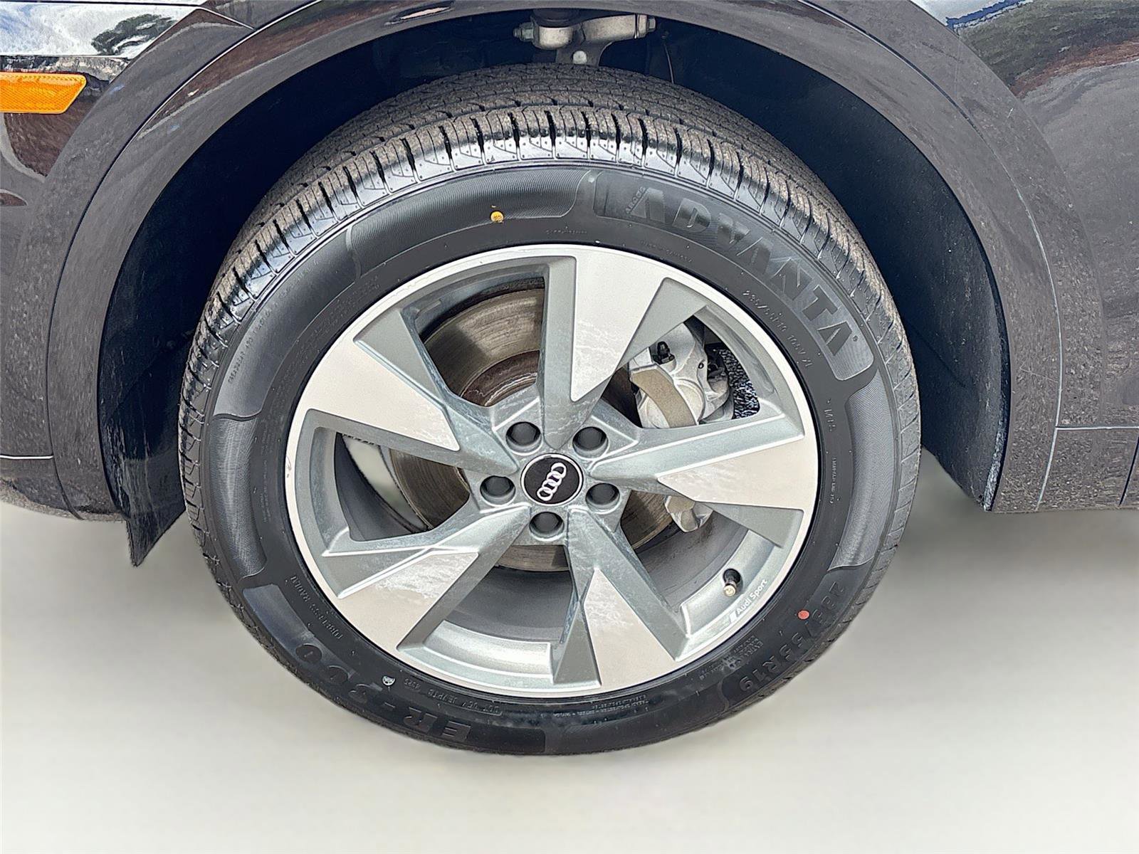 Used 2020 Audi Q5 2.0T Premium w/ Titanium Sport Package image 31