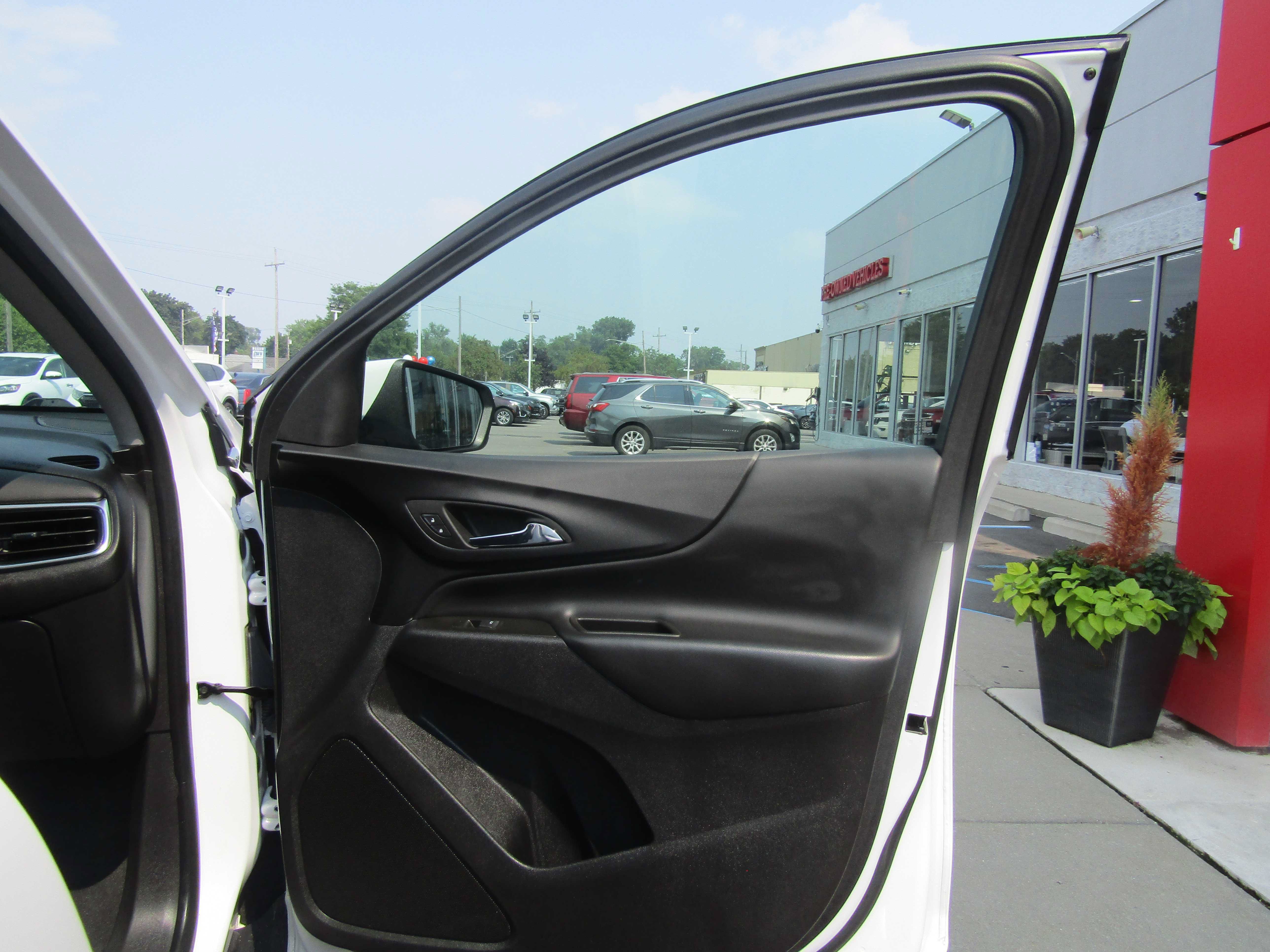 Used 2023 Chevrolet Equinox LT w/ LPO, Floor Liner Package AWD/4WD image 23