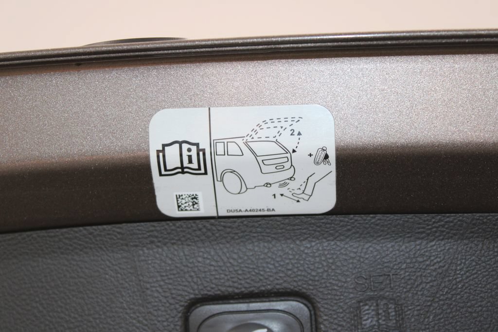 Used 2019 Ford Edge SEL w/ Equipment Group 201A FWD image 17