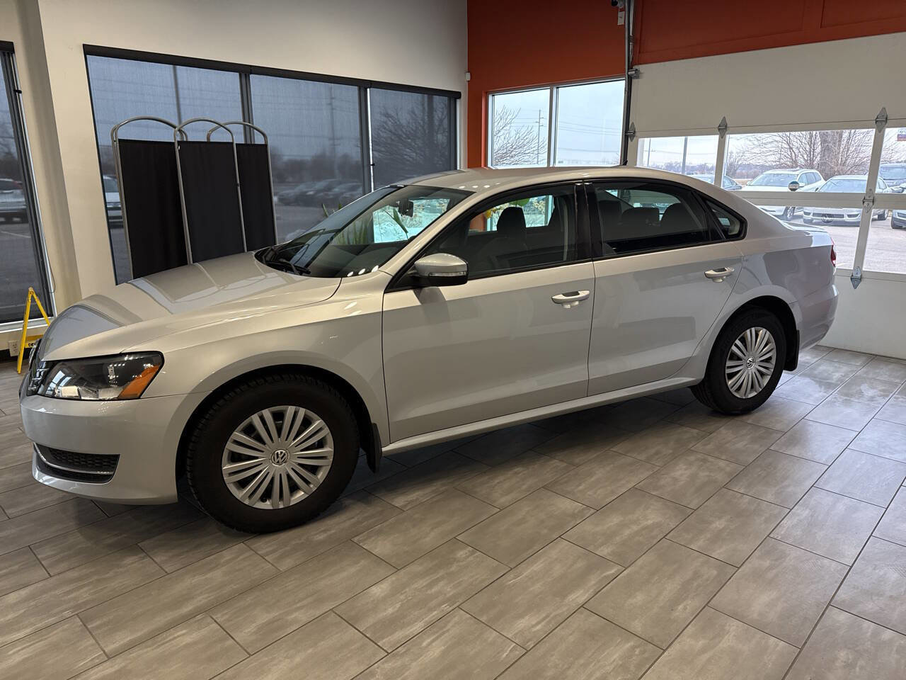 Used 2015 Volkswagen Passat 1.8T S FWD image 4