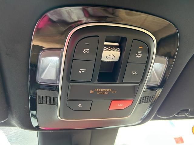 Used 2023 Hyundai Santa Fe Calligraphy image 25