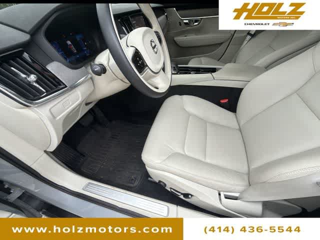 Used 2025 Volvo V90 B6 Cross Country Plus w/ Protection Package Premier AWD/4WD image 35