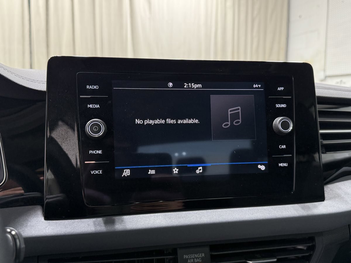 Used 2025 Volkswagen Jetta SE w/ Sunroof Package image 13