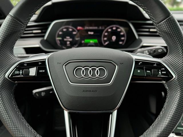 Used 2023 Audi e-tron S Prestige image 14