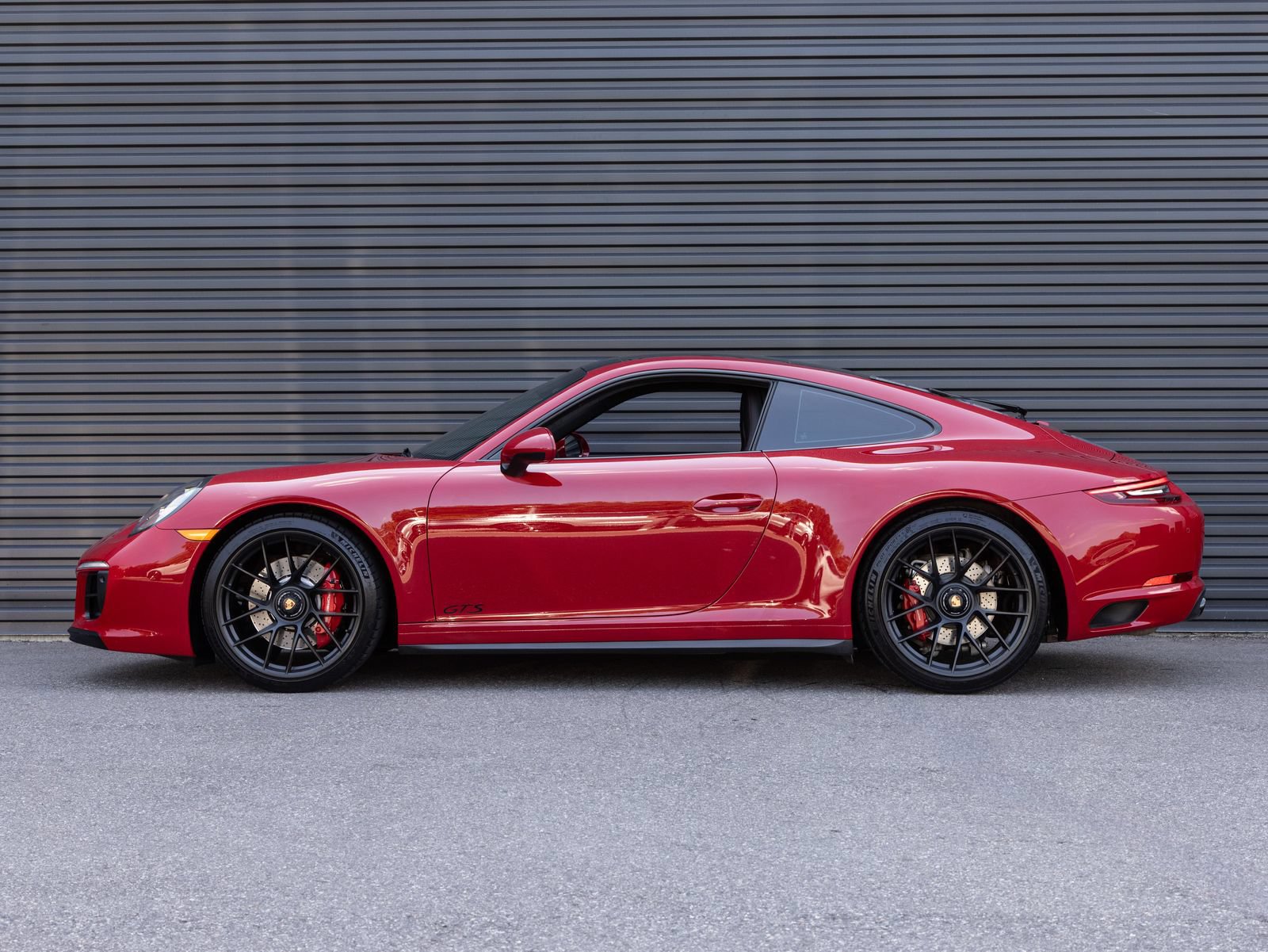 Certified 2019 Porsche 911 Carrera GTS RWD image 2