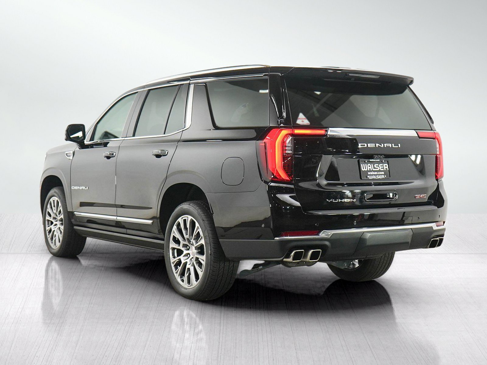 Used 2025 GMC Yukon Denali w/ Denali Reserve Package AWD/4WD image 4