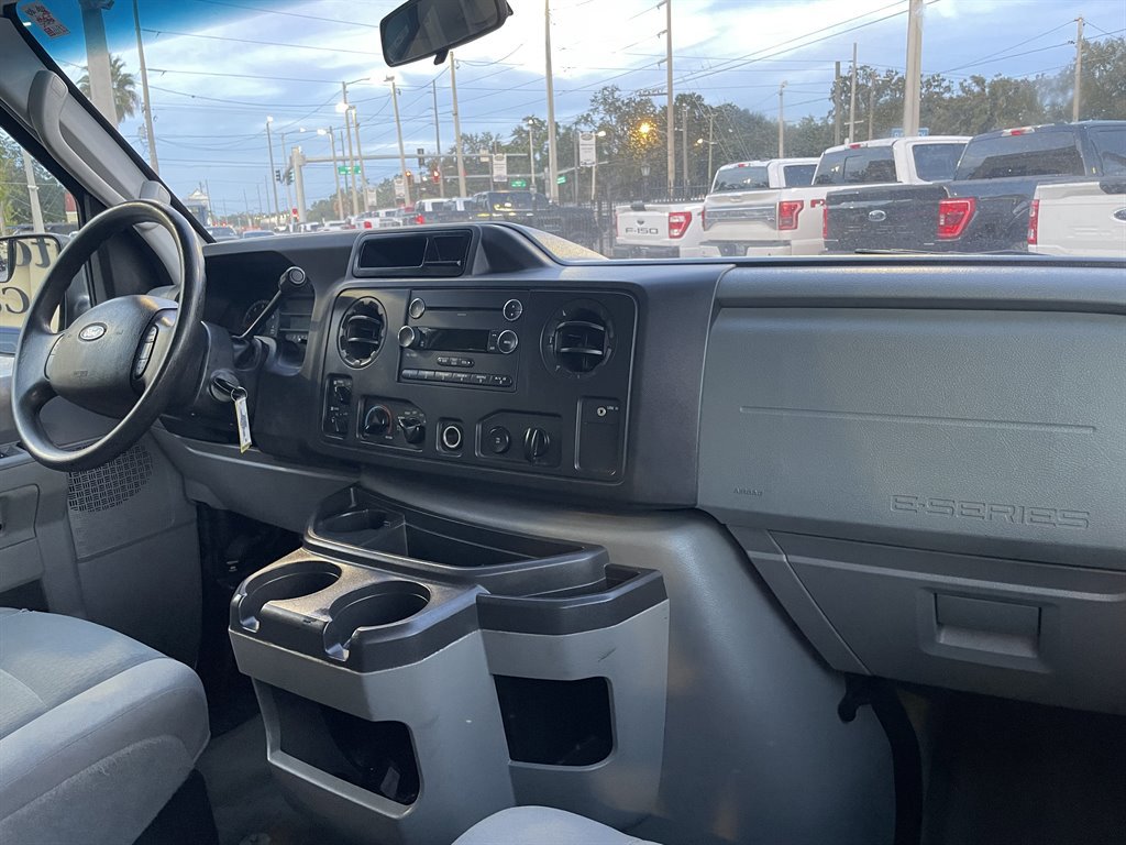 Used 2011 Ford E-350 and Econoline 350 XLT RWD image 13