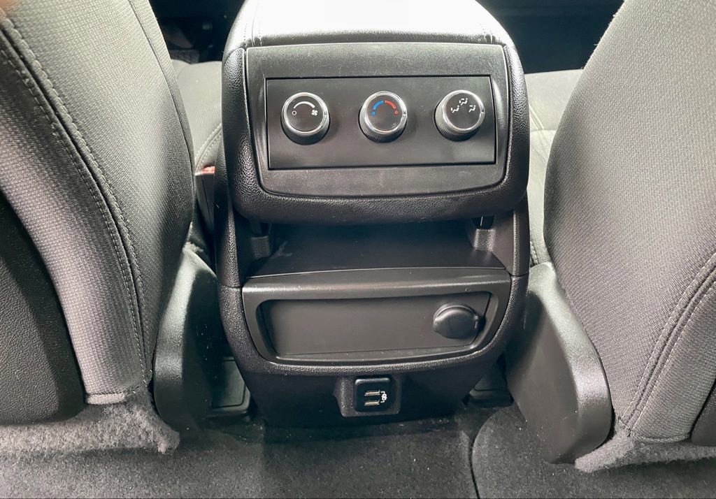 Used 2017 Chevrolet Traverse LT image 12