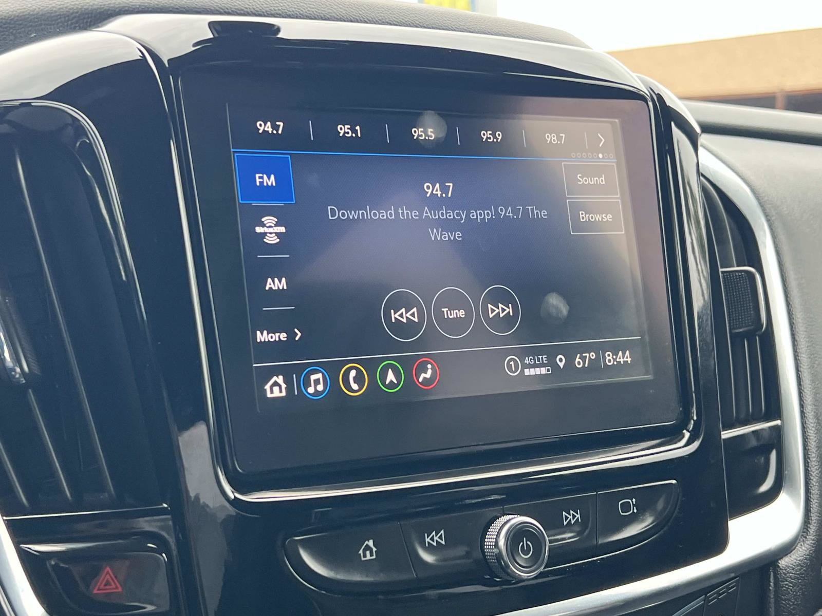 Used 2023 Chevrolet Traverse Premier FWD image 12