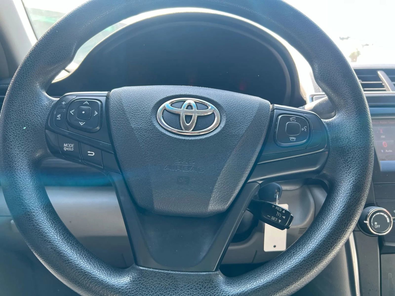 Used 2015 Toyota Camry LE image 15