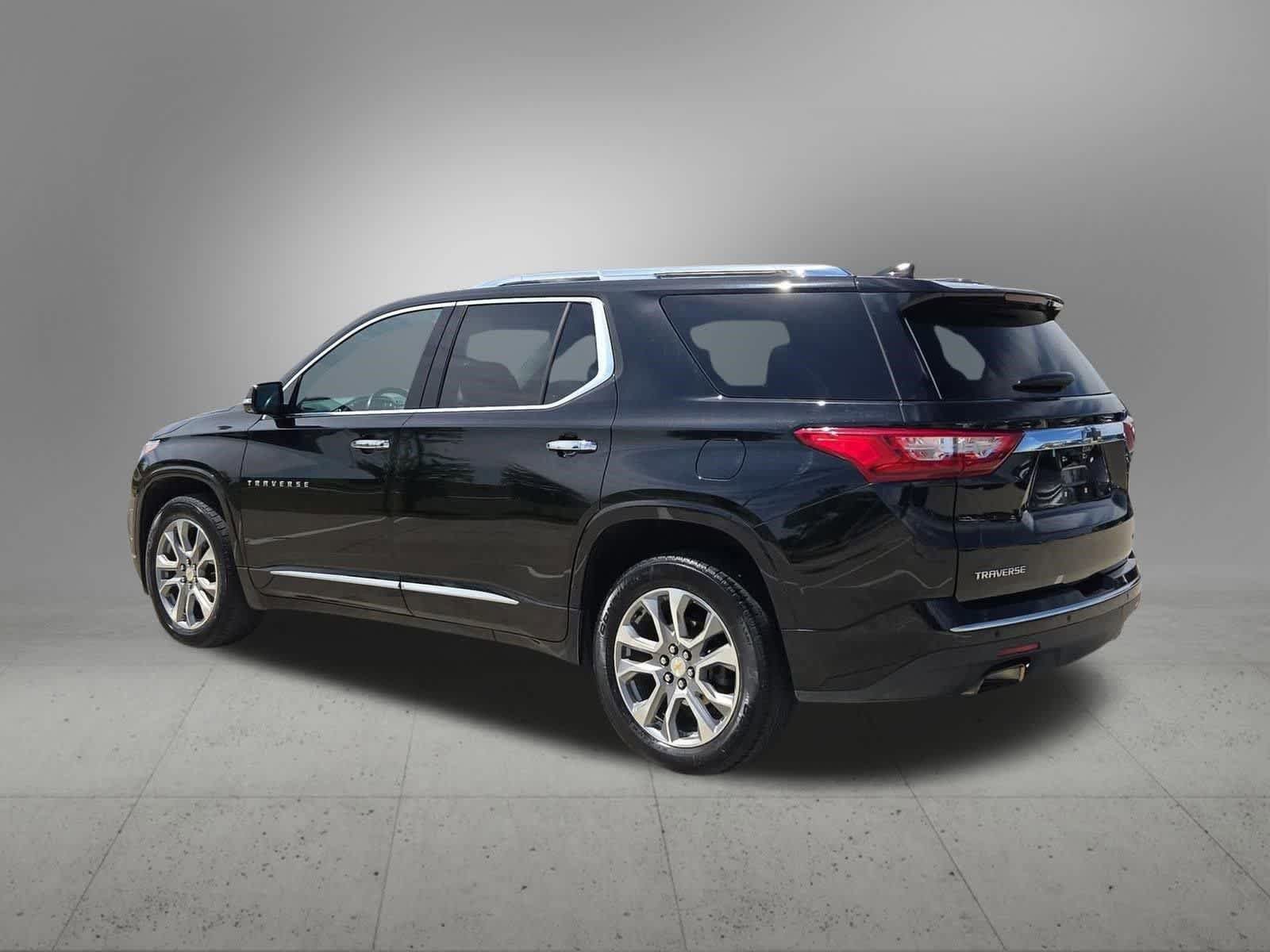 Used 2019 Chevrolet Traverse Premier w/ Driver Confidence II Package FWD image 4