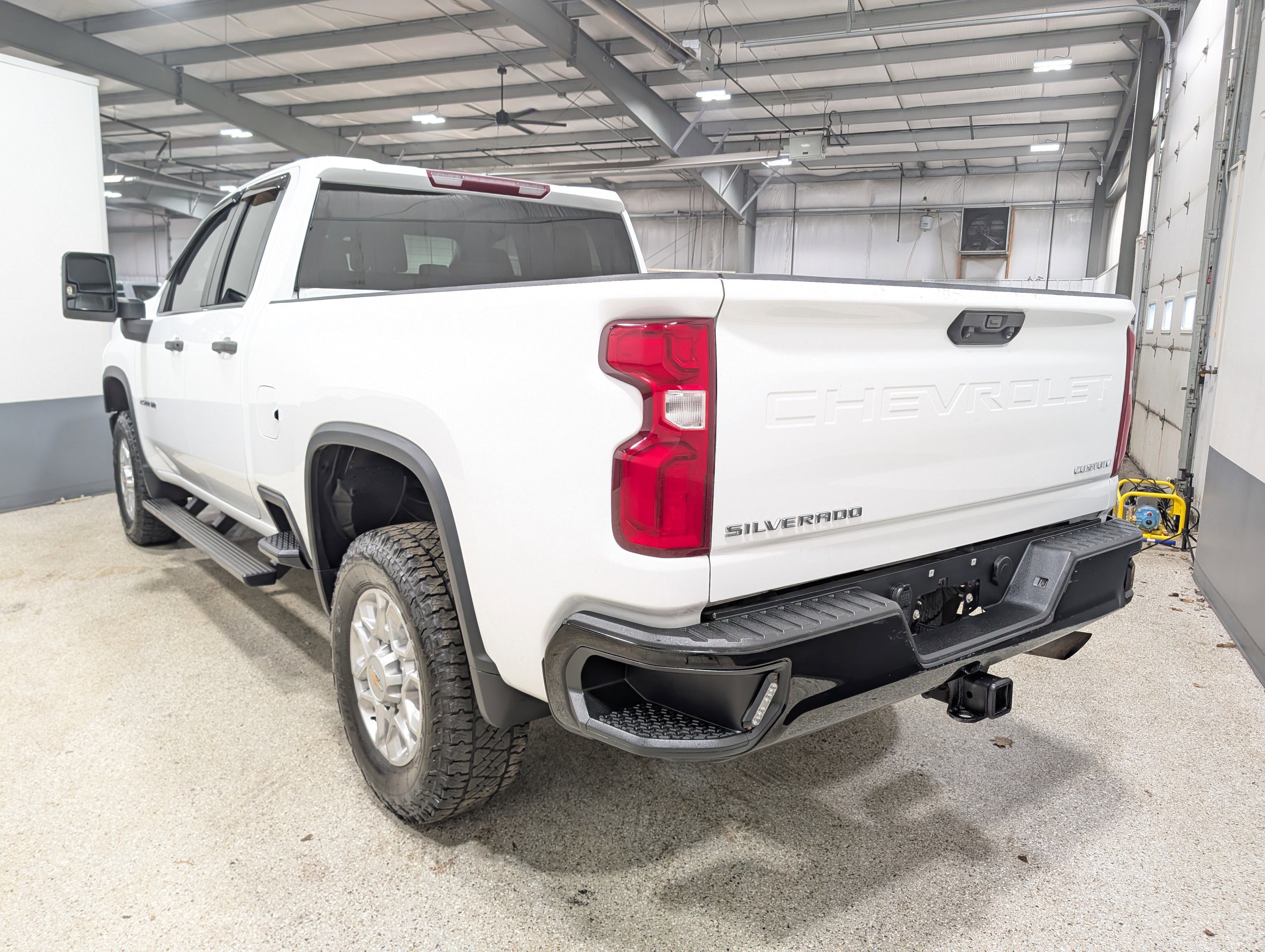 Used 2021 Chevrolet Silverado 2500 Custom w/ Custom Value Package image 5