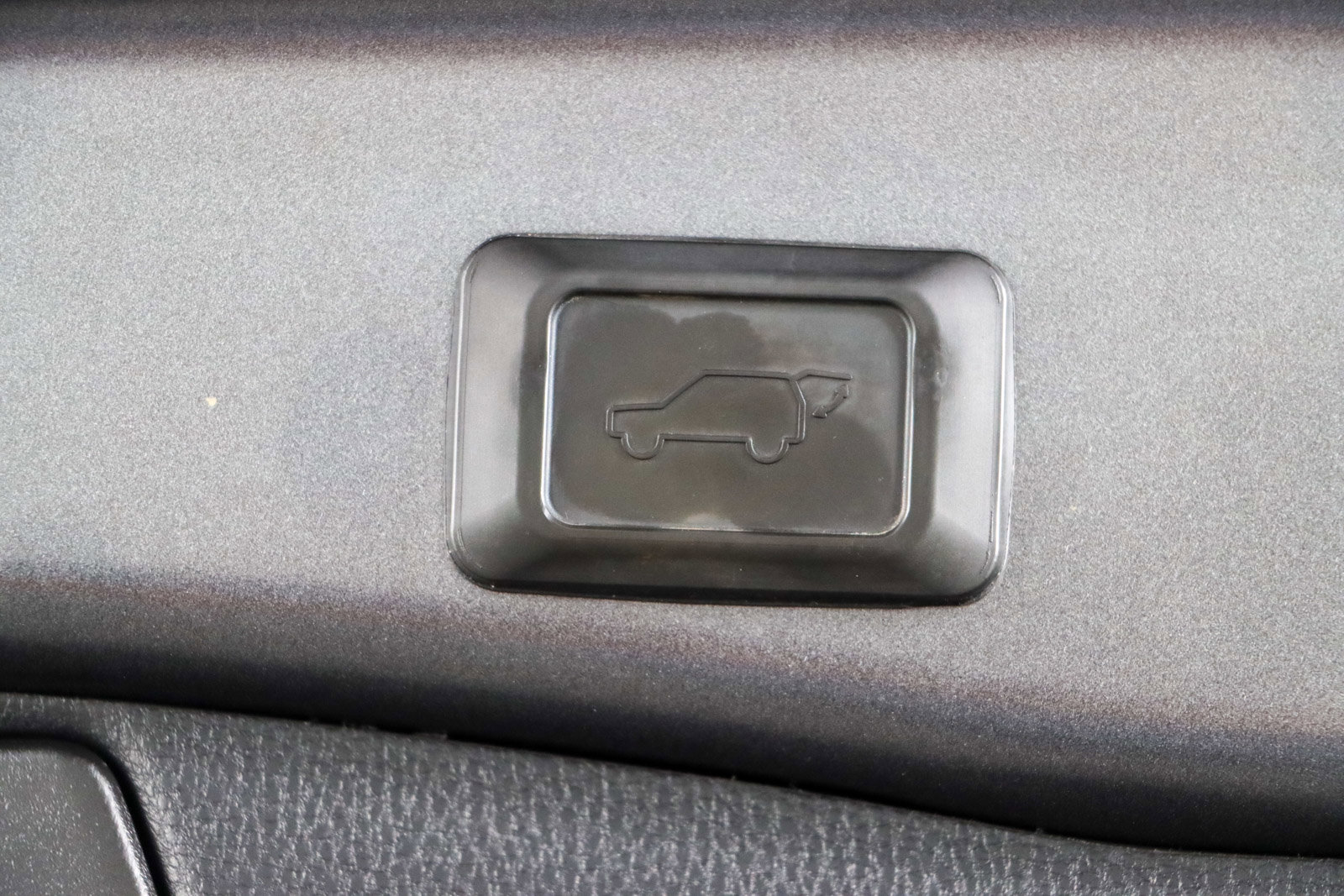 Used 2021 Toyota RAV4 XLE w/ Convenience Package AWD/4WD image 30