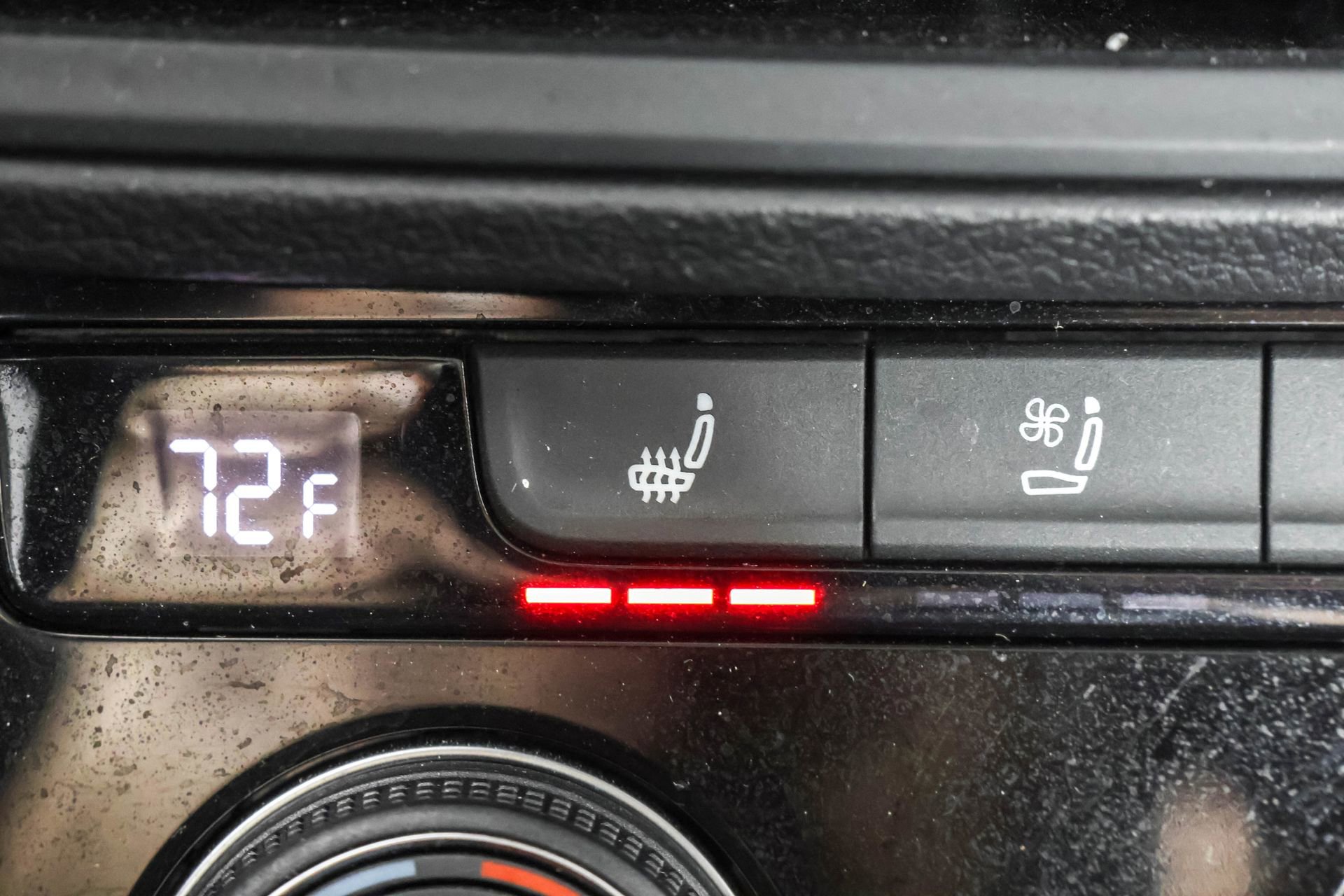 Used 2023 Volkswagen Jetta SEL image 32