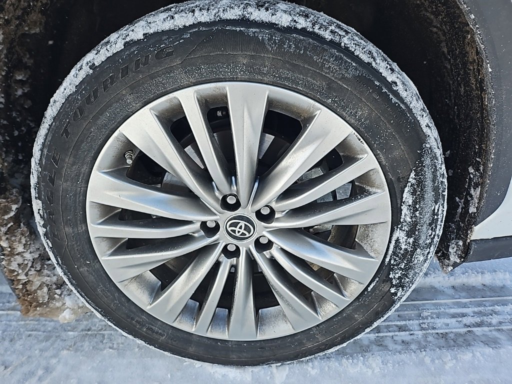 Used 2023 Toyota Highlander Platinum image 14