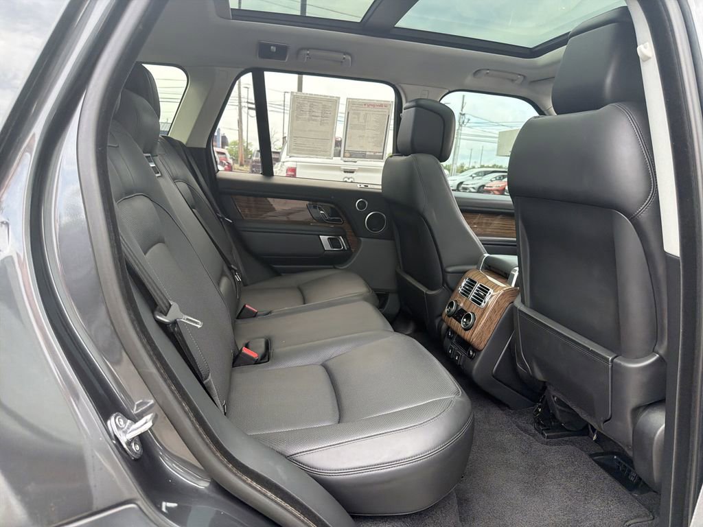 Used 2019 Land Rover Range Rover Supercharged AWD/4WD image 17