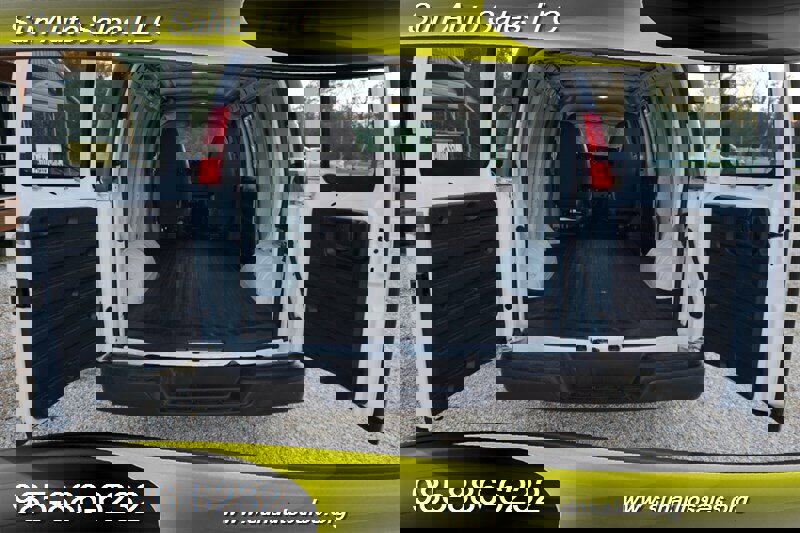 Used 2010 Chevrolet Express 1500 image 27