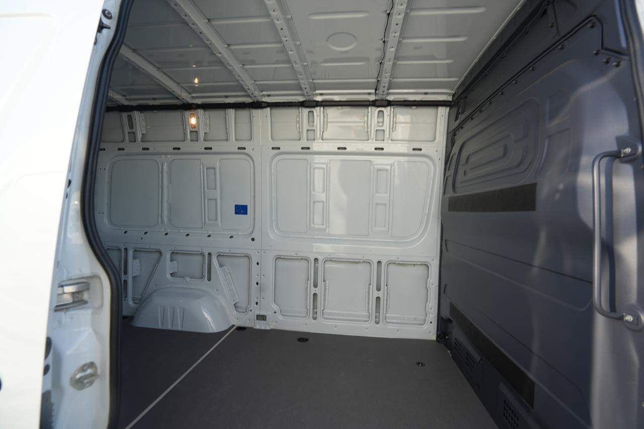 Used 2024 Mercedes-Benz Sprinter 2500 image 26