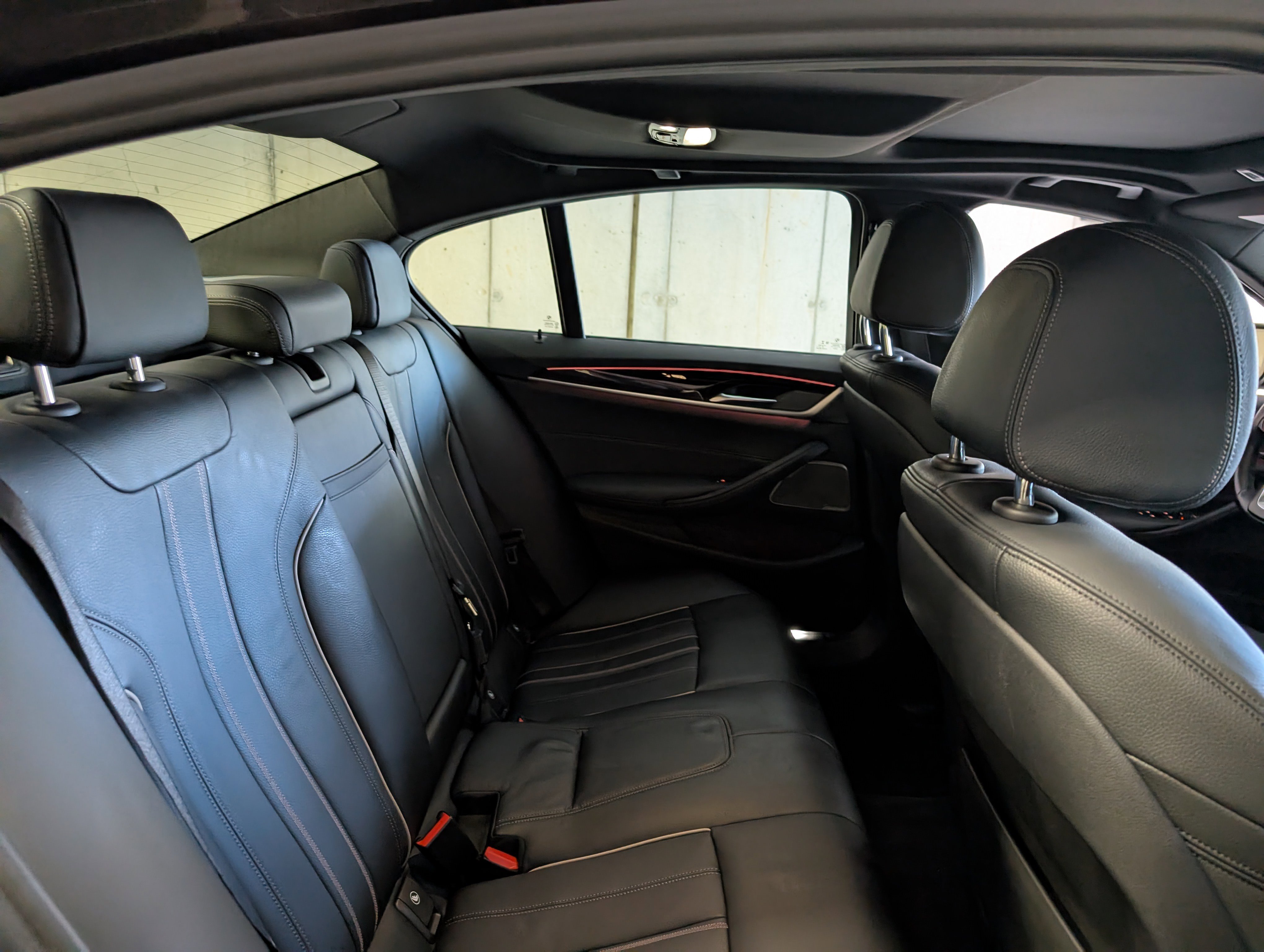 Used 2021 BMW 540i xDrive w/ Premium Package image 22