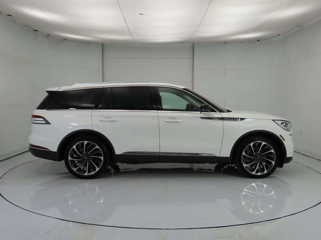 Used 2023 Lincoln Aviator Reserve w/ Equipment Group 201A image 4