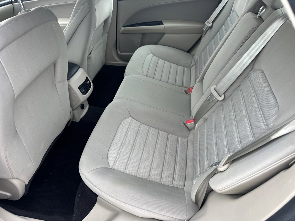 Used 2020 Ford Fusion SE image 12