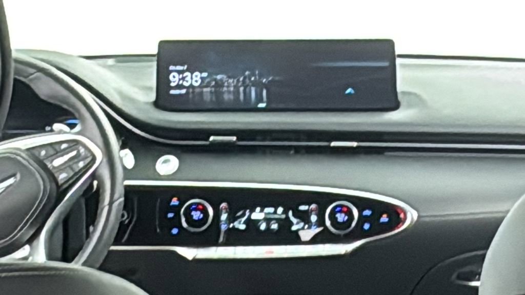 Used 2025 Genesis GV70 3.5T Sport image 17