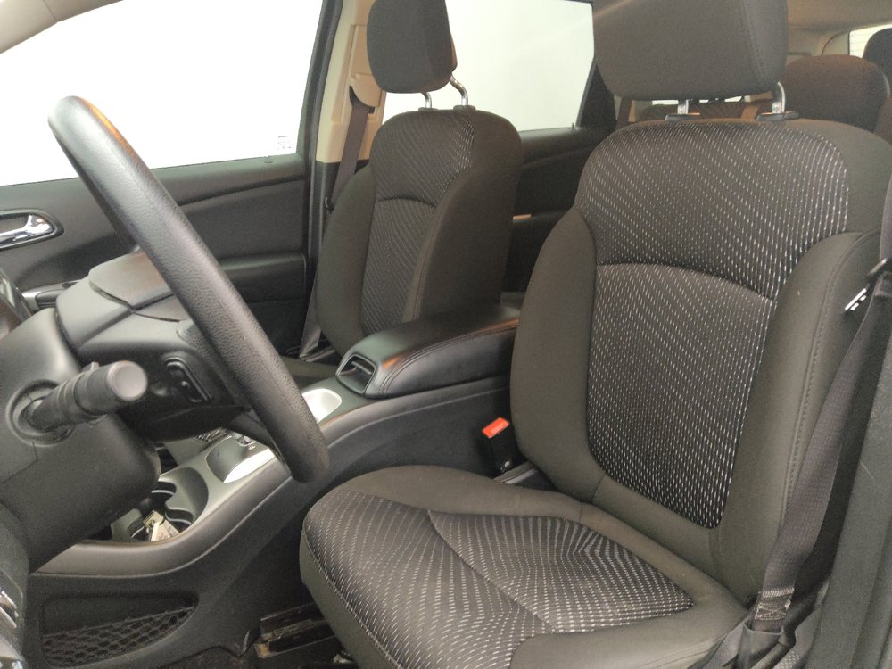 Used 2019 Dodge Journey SE image 17