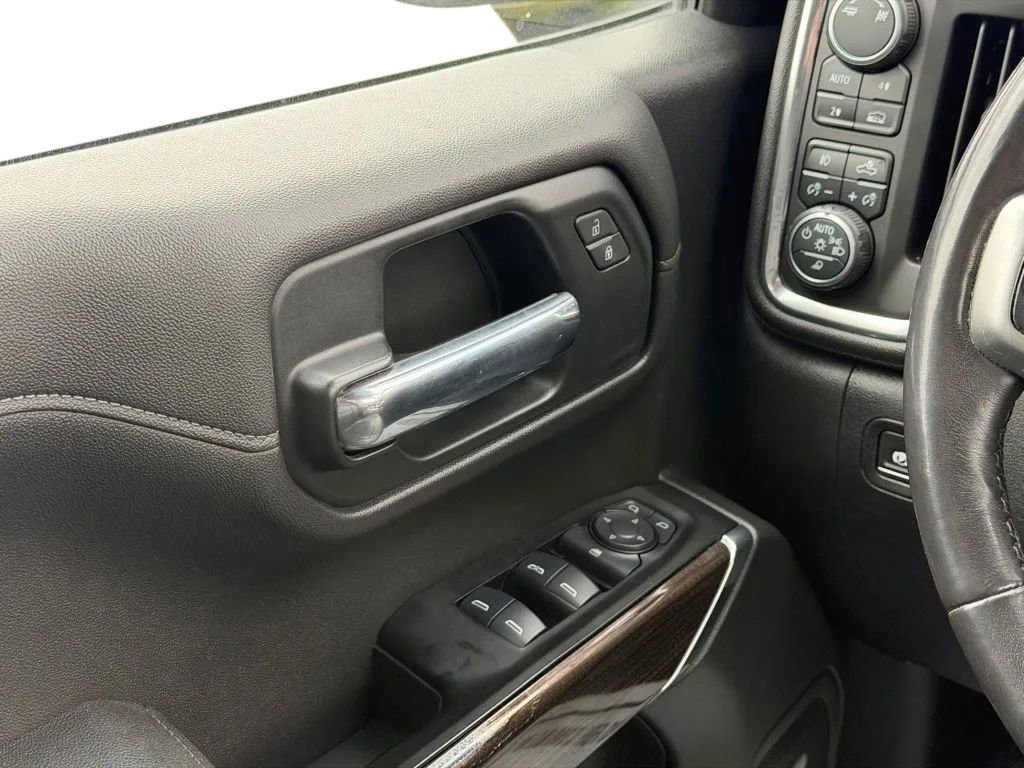 Used 2019 Chevrolet Silverado 1500 RST AWD/4WD image 13