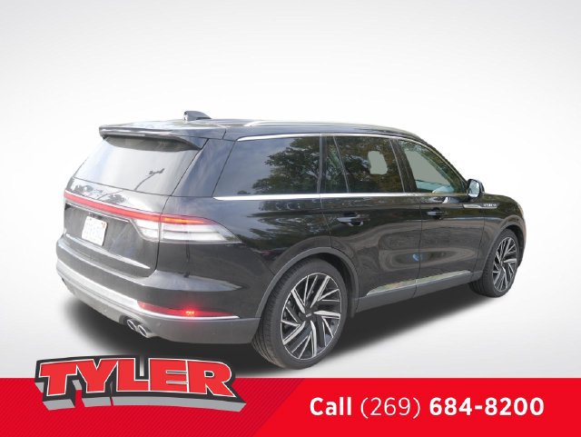 Used 2025 Lincoln Aviator Reserve w/ Equipment Group 201A AWD/4WD image 8