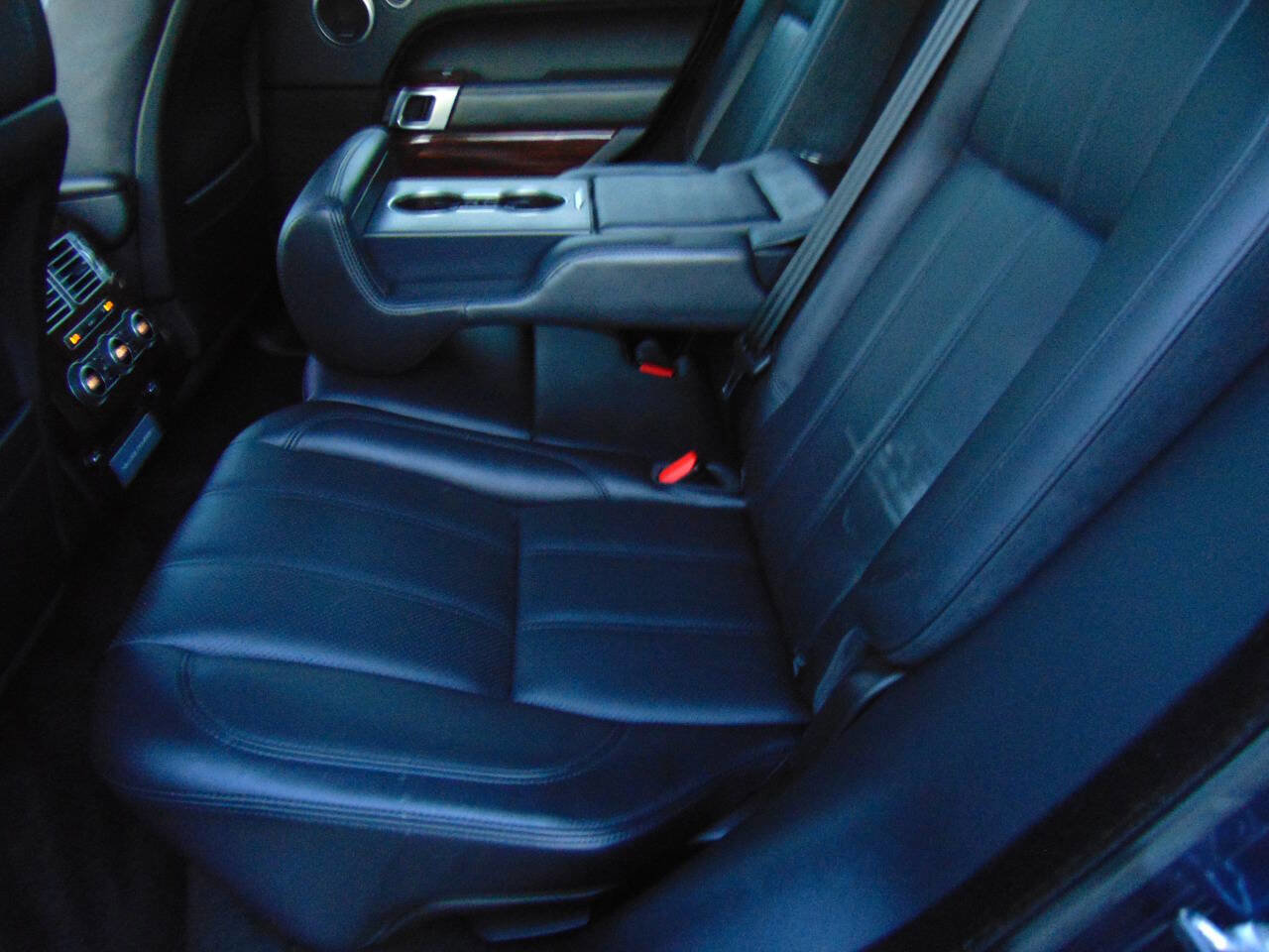 Used 2017 Land Rover Range Rover HSE image 10