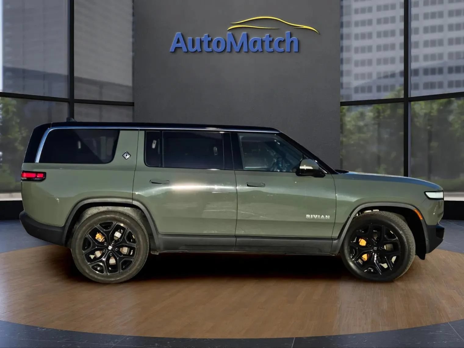 Used 2023 Rivian R1S Launch Edition AWD/4WD image 12