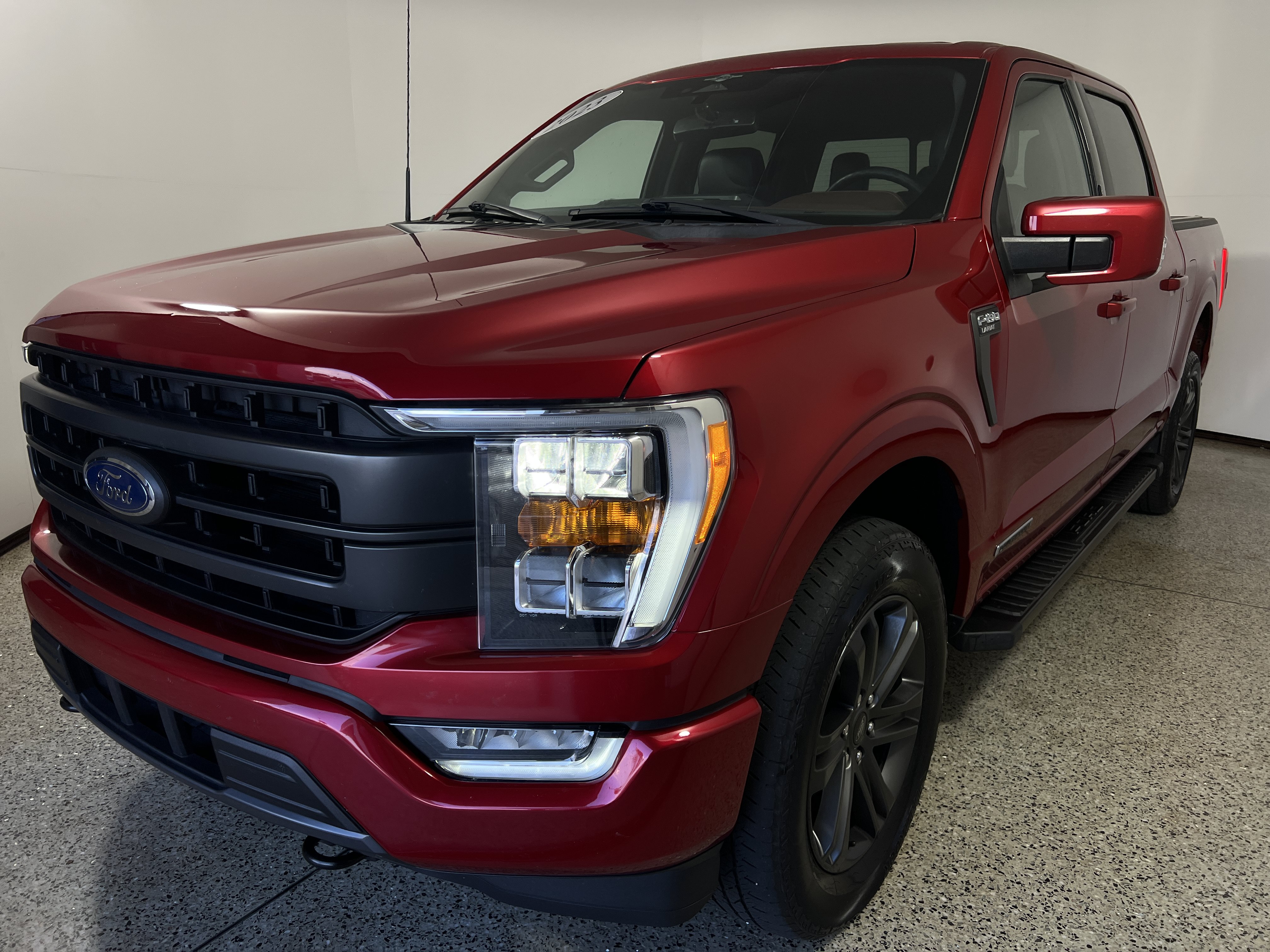 Used 2023 Ford F150 Lariat AWD/4WD image 3