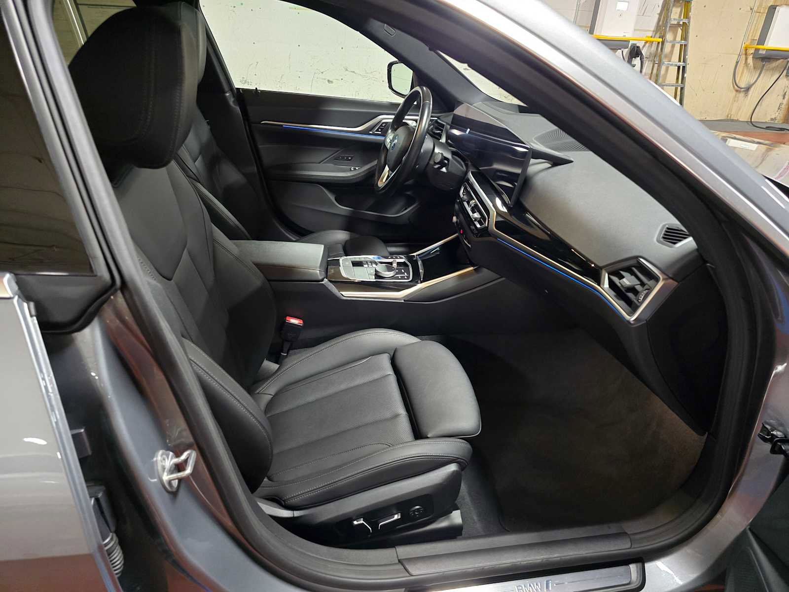 Used 2024 BMW i4 xDrive40i image 11