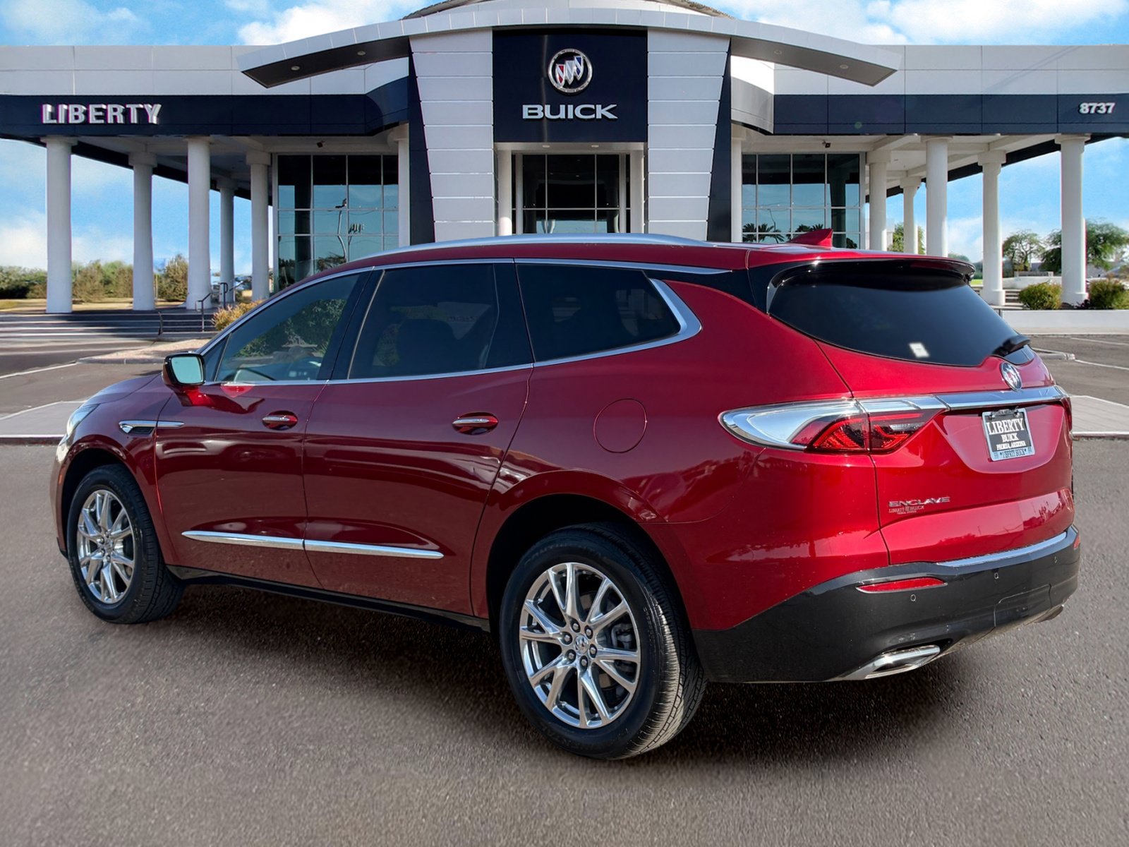 Used 2023 Buick Enclave Essence w/ Experience Buick Package FWD image 7